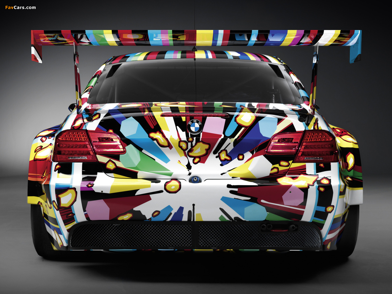 Images of BMW M3 GT2 Art Car by Jeff Koons 2010 (1280 x 960)