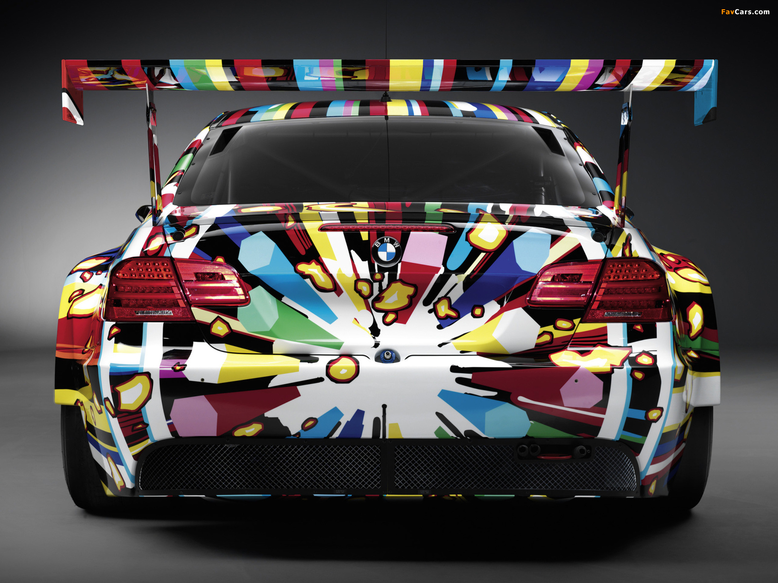 Images of BMW M3 GT2 Art Car by Jeff Koons 2010 (1600 x 1200)