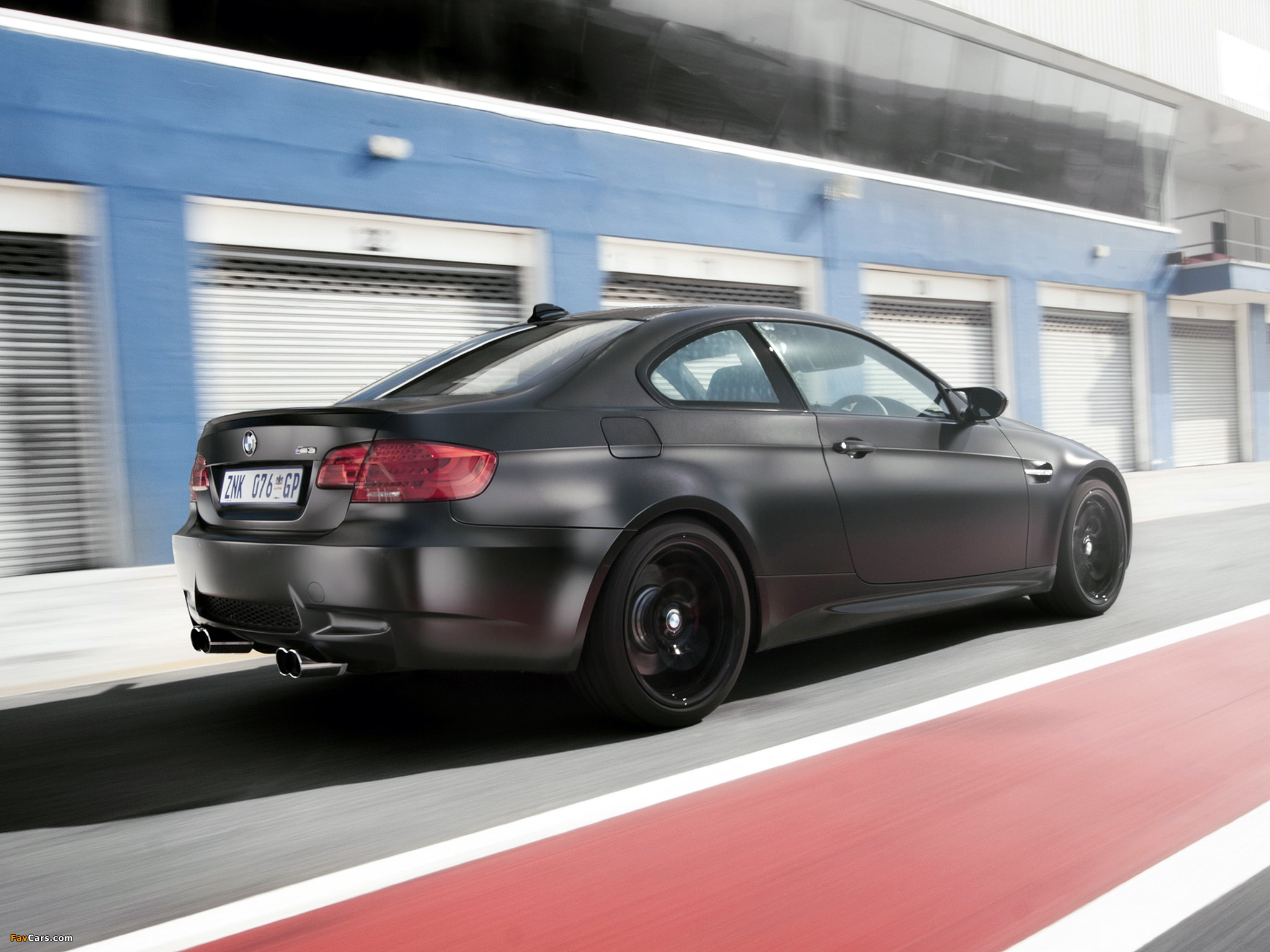 Images of BMW M3 Coupe Frozen Edition (E92) 2010–11 (2048 x 1536)