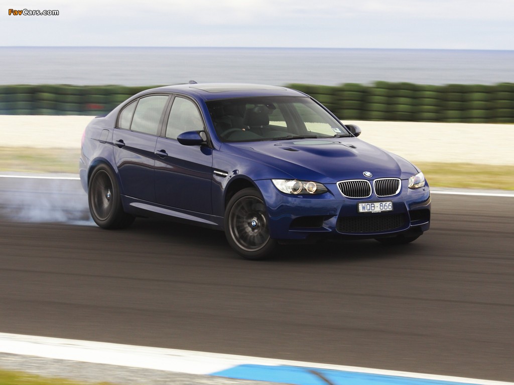 Images of BMW M3 Sedan AU-spec (E90) 2010–11 (1024 x 768)