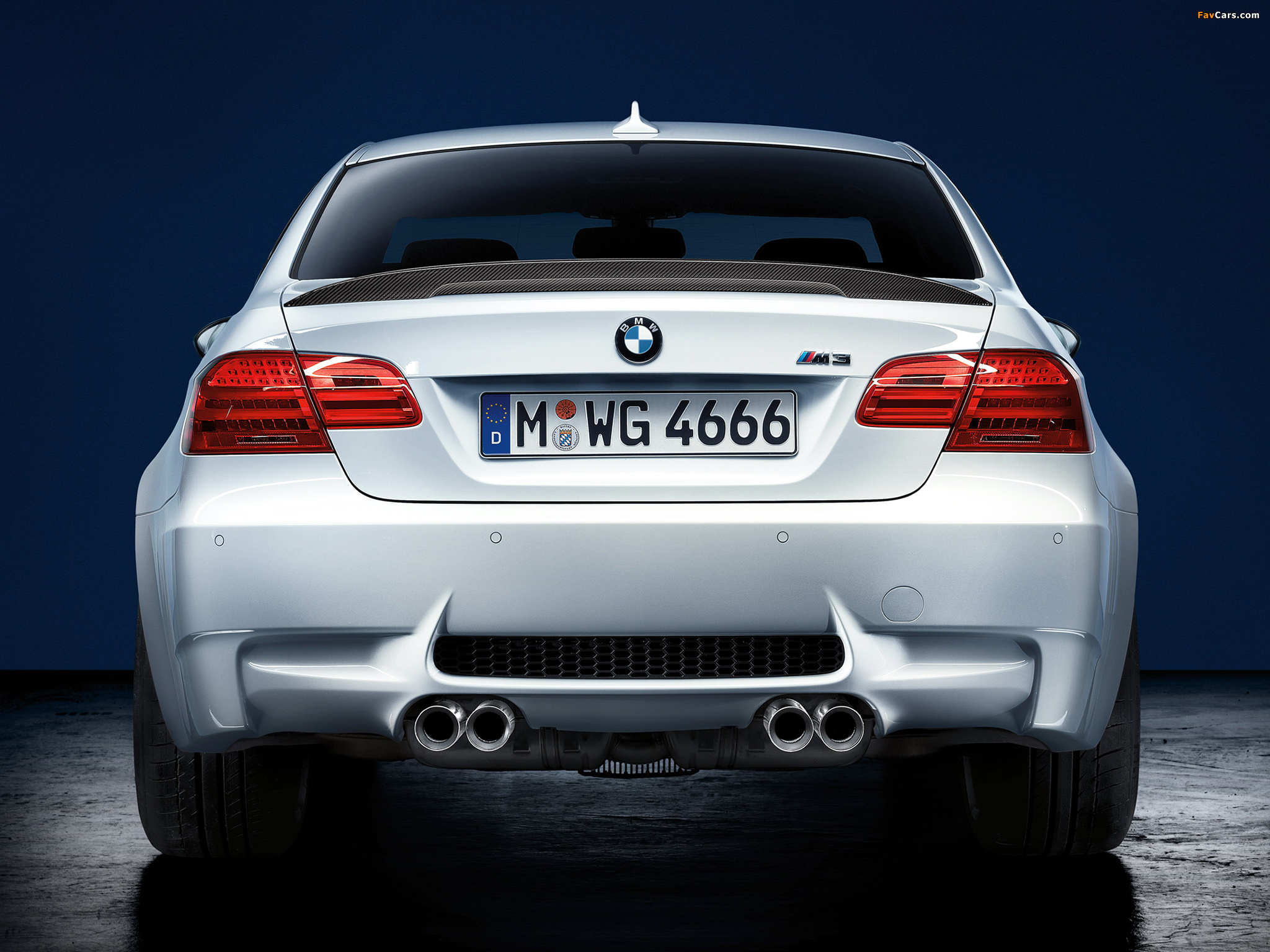 Images of BMW M3 Coupe M-Performance Package (E92) 2011 (2048 x 1536)