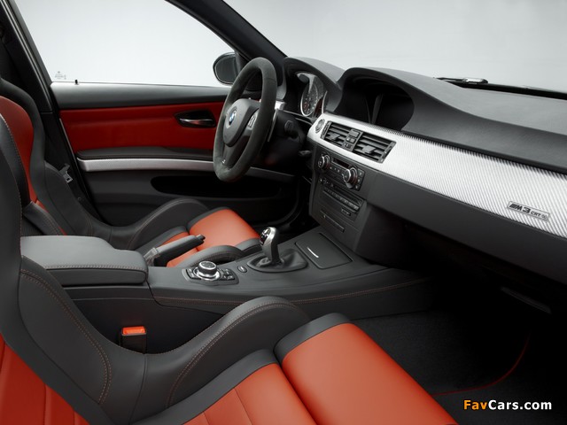 Images of BMW M3 CRT (E90) 2011 (640 x 480)