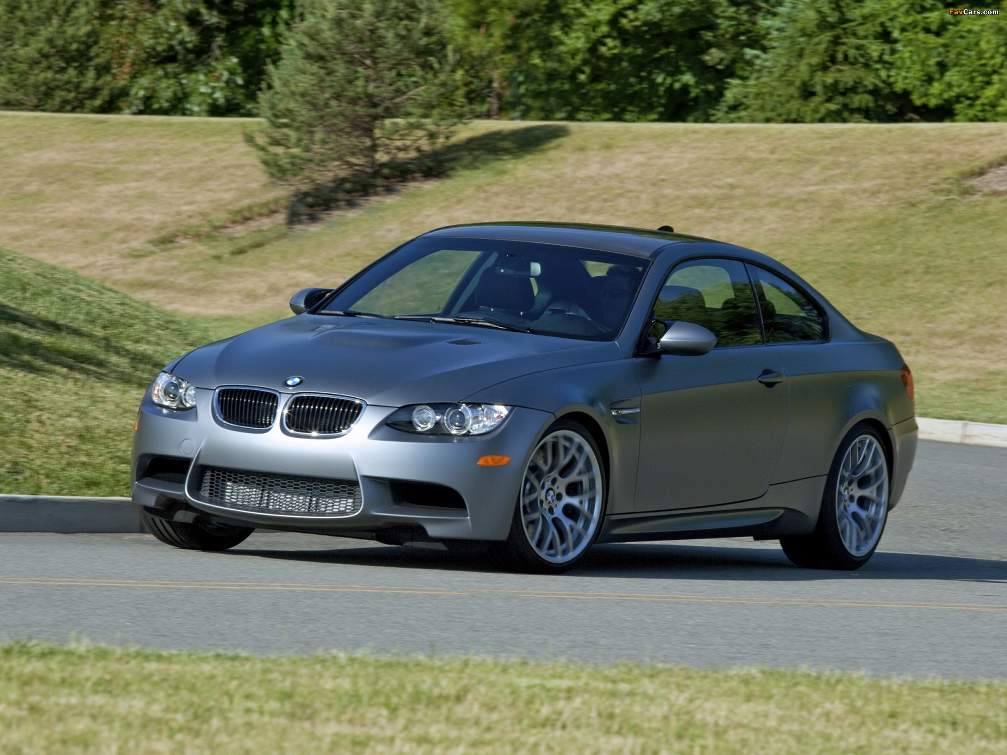 Images of BMW M3 Coupe Frozen Gray Edition (E92) 2011 (2048 x 1536)