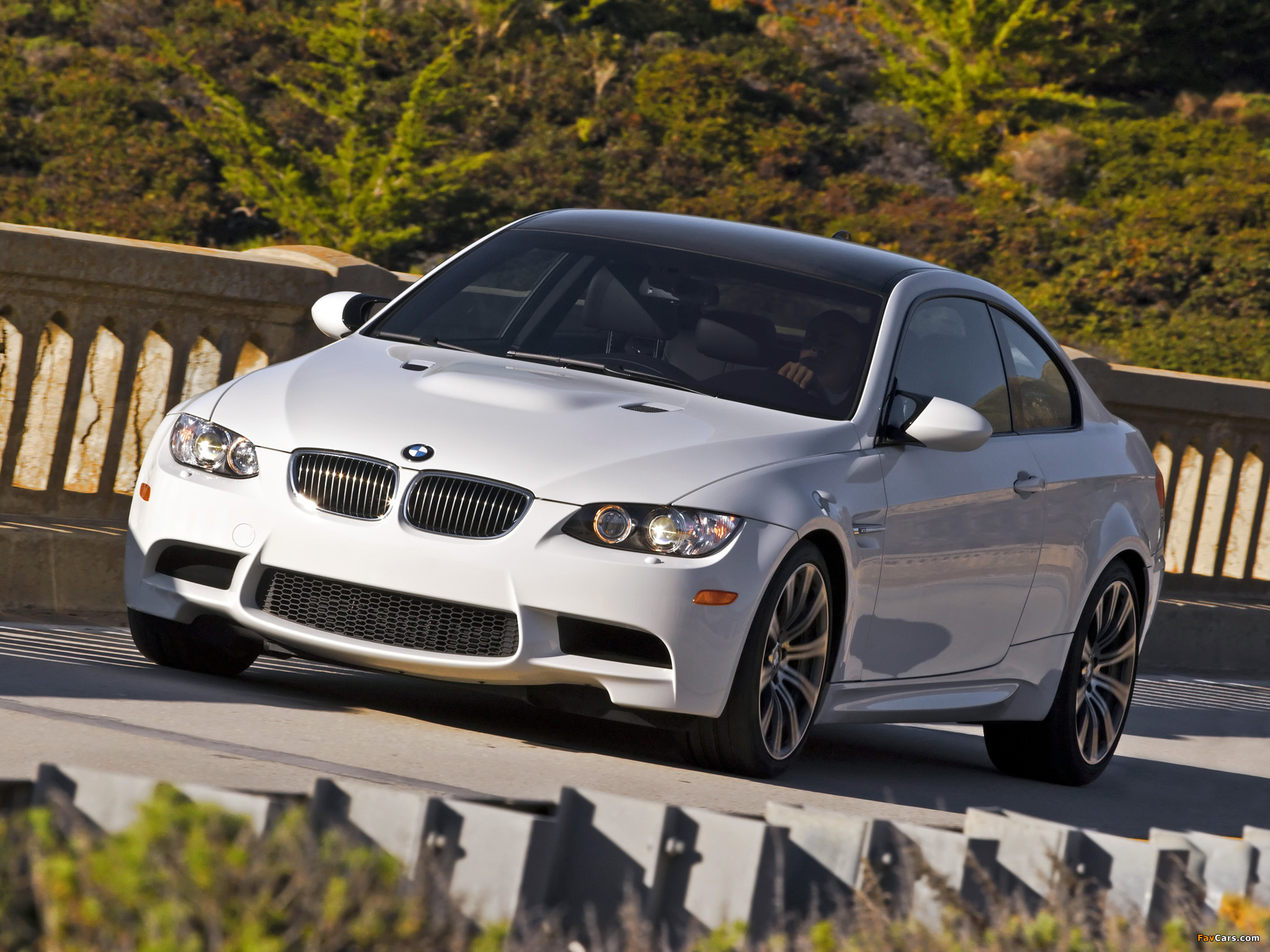 Photos of BMW M3 Coupe US-spec (E92) 2007–10 (2048 x 1536)