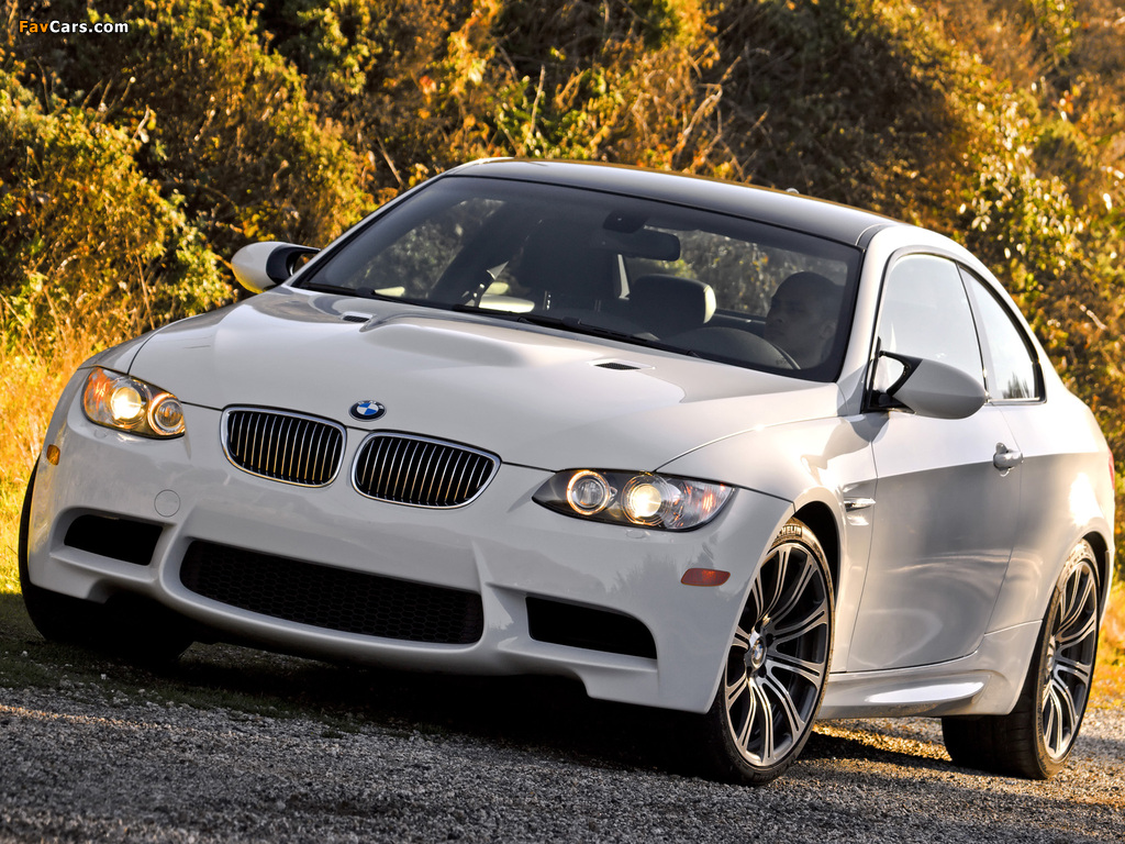 Photos of BMW M3 Coupe US-spec (E92) 2007–10 (1024 x 768)