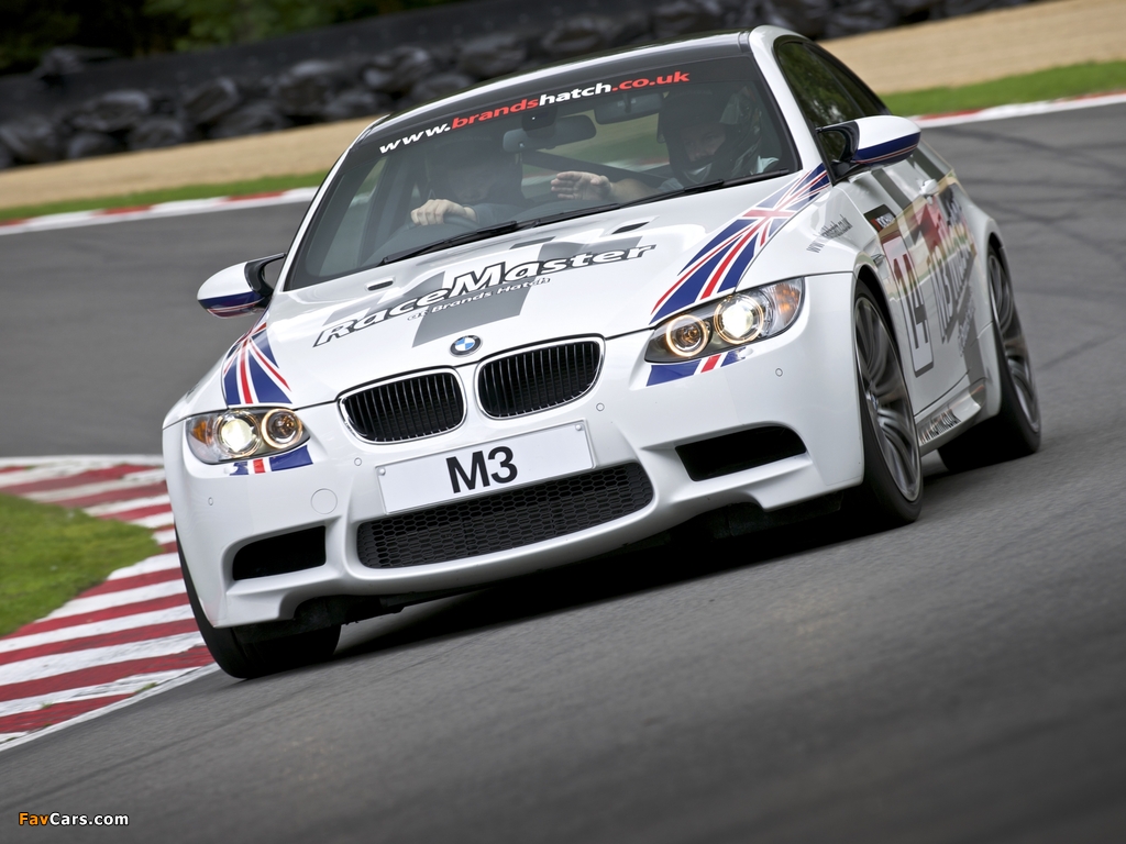 Photos of BMW M3 Coupe UK-spec (E92) 2007 (1024 x 768)