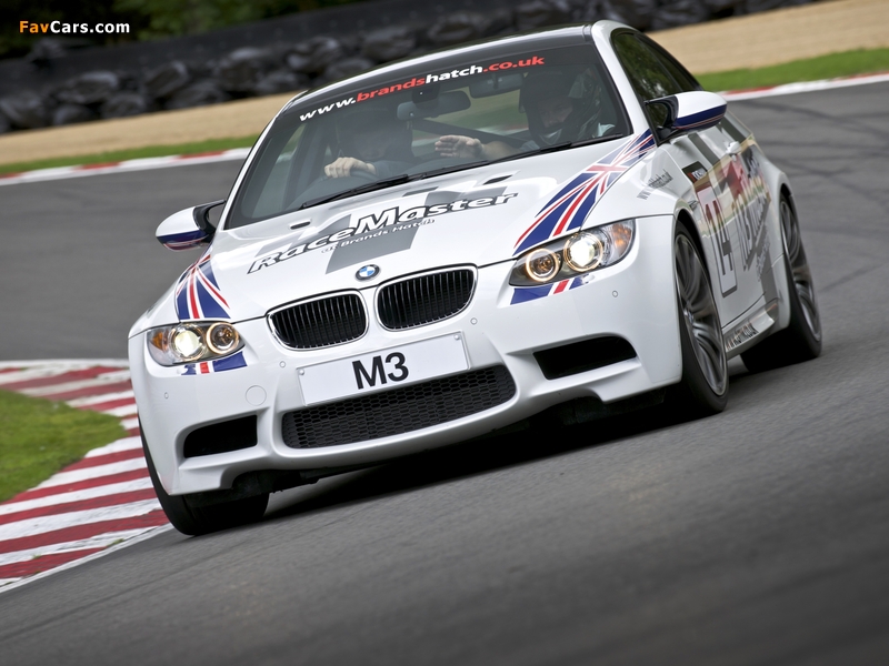 Photos of BMW M3 Coupe UK-spec (E92) 2007 (800 x 600)