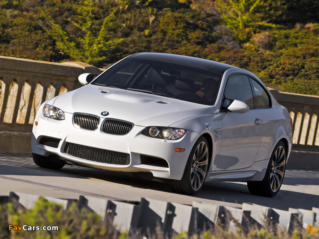 Photos of BMW M3 Coupe US-spec (E92) 2007–10 (640 x 480)