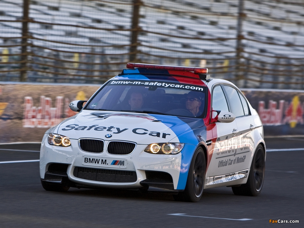 Photos of BMW M3 Sedan MotoGP Safety Car (E90) 2009–10 (1024 x 768)