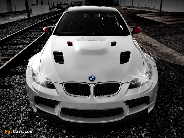 Photos of Vorsteiner BMW M3 Coupe GTRS3 Candy Cane (E92) 2011 (640 x 480)