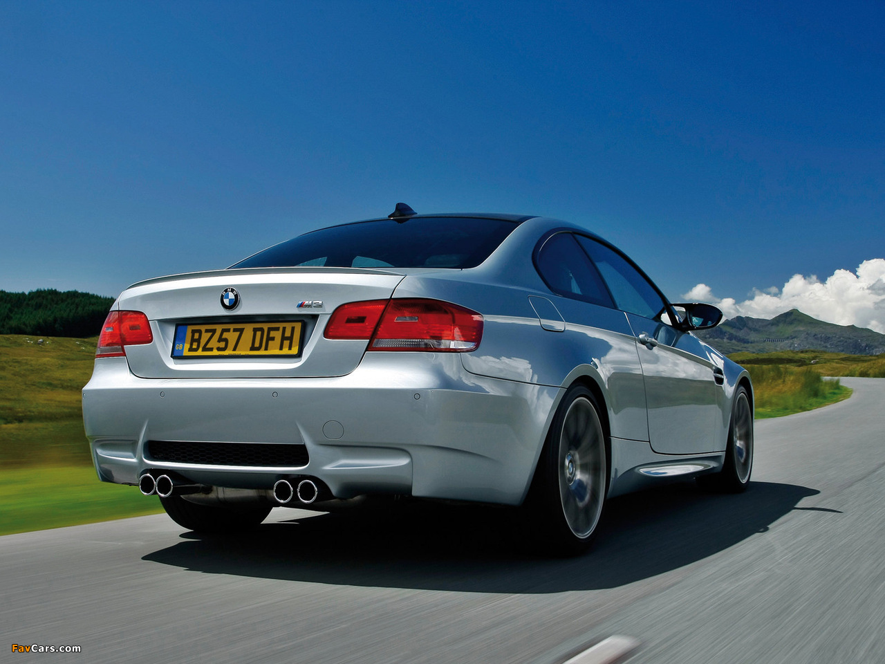 Pictures of BMW M3 Coupe UK-spec (E92) 2007 (1280 x 960)
