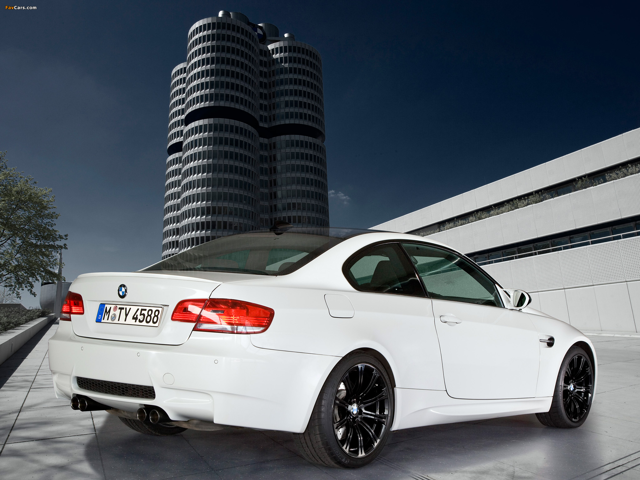 Pictures of BMW M3 Coupe Alpine White Edition (E92) 2009 (2048 x 1536)