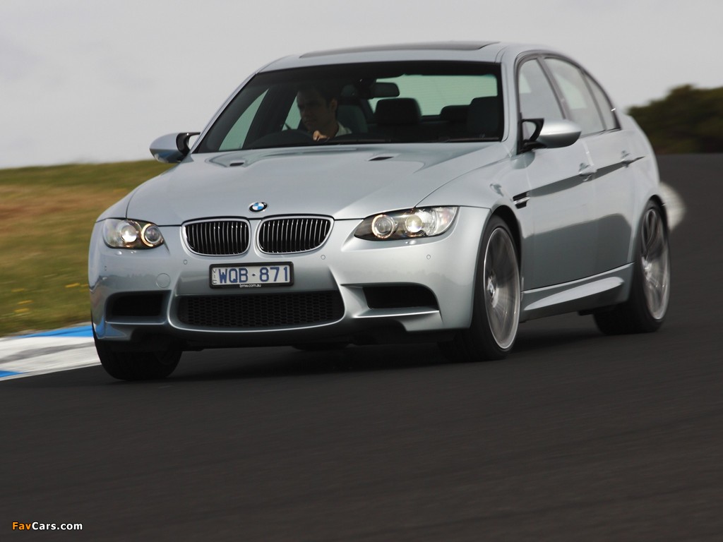 Pictures of BMW M3 Sedan AU-spec (E90) 2010–11 (1024 x 768)