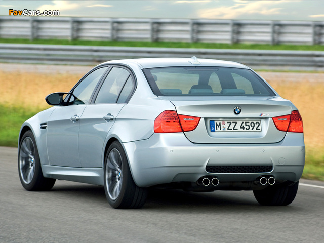 Pictures of BMW M3 Sedan (E90) 2010–11 (640 x 480)