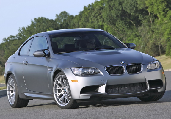 Pictures of BMW M3 Coupe Frozen Gray Edition (E92) 2011