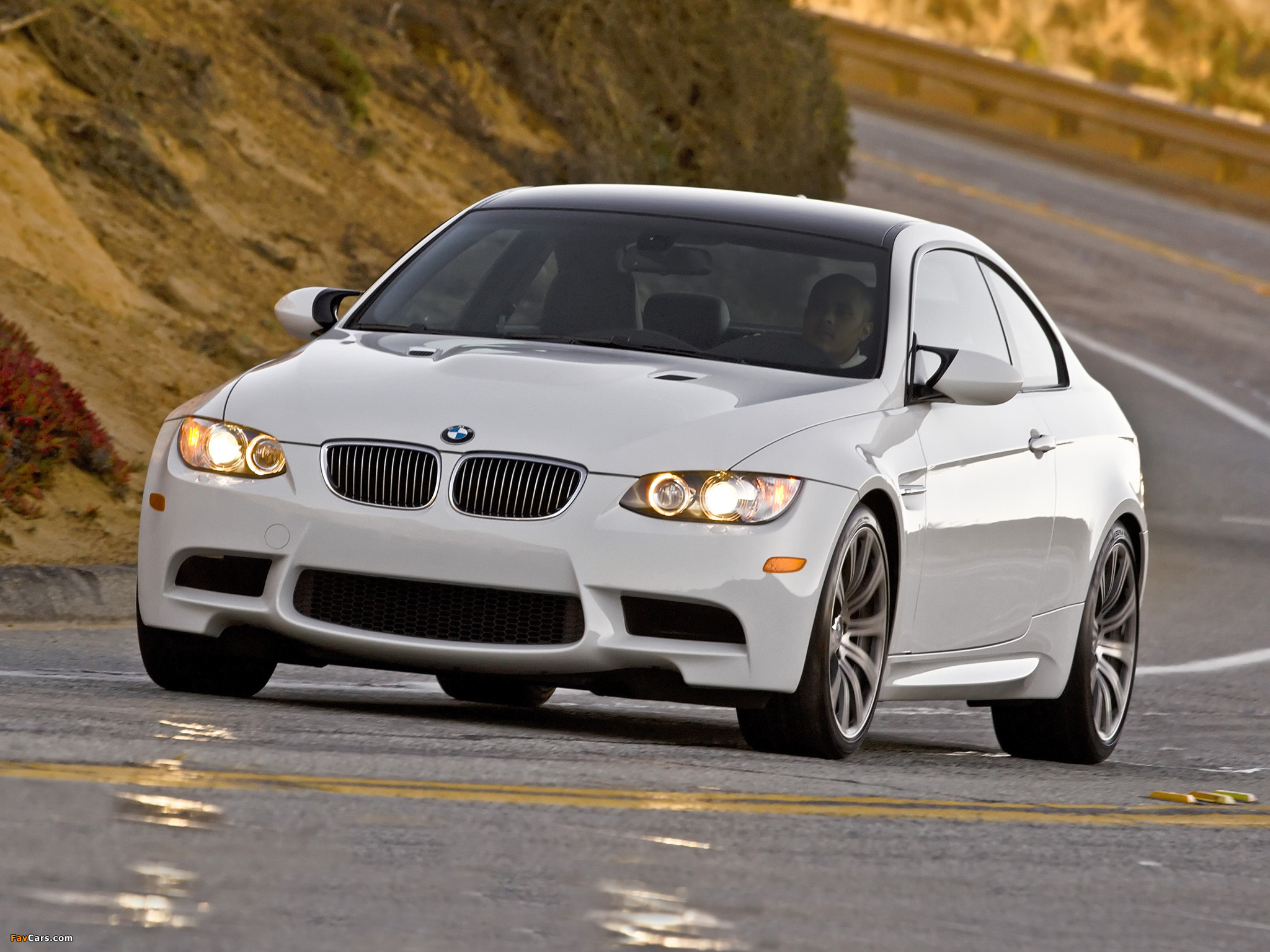 BMW M3 Coupe US-spec (E92) 2007–10 wallpapers (2048 x 1536)