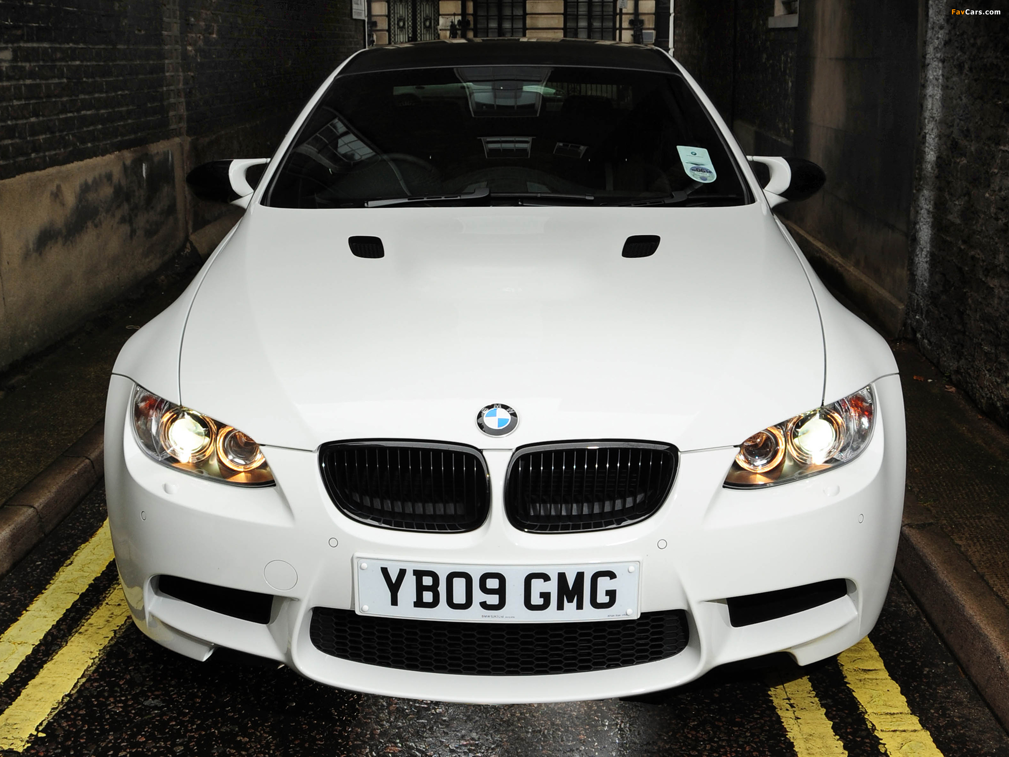 BMW M3 Edition UK-spec (E92) 2009 wallpapers (2048 x 1536)