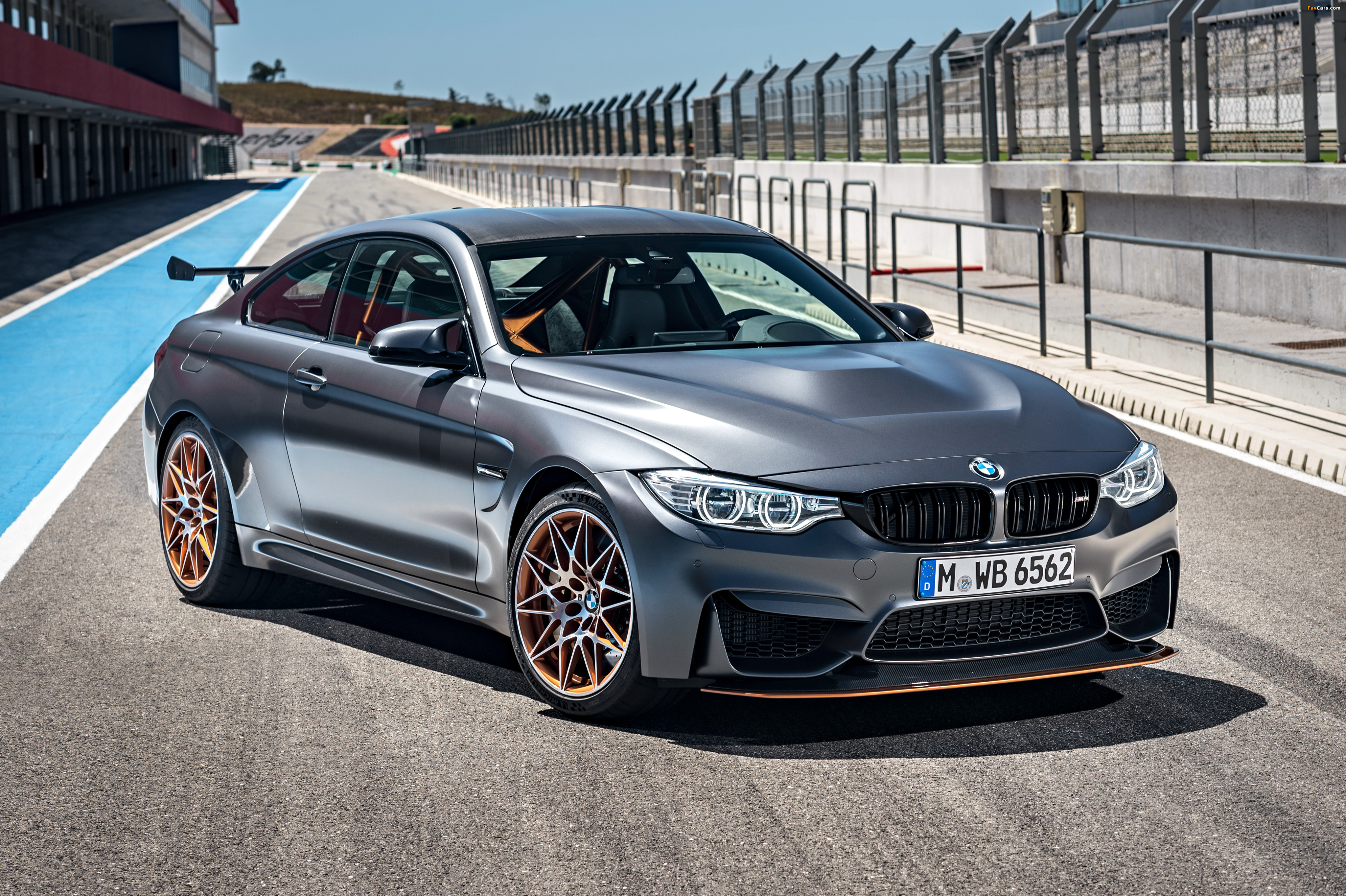 BMW M4 GTS (F82) 2015 wallpapers (4096 x 2726)