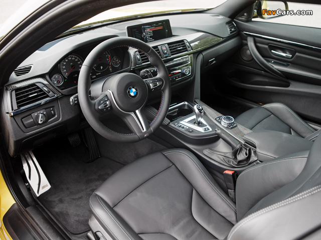 Images of 2015 BMW M4 Coupé US-spec (F82) 2014 (640 x 480)