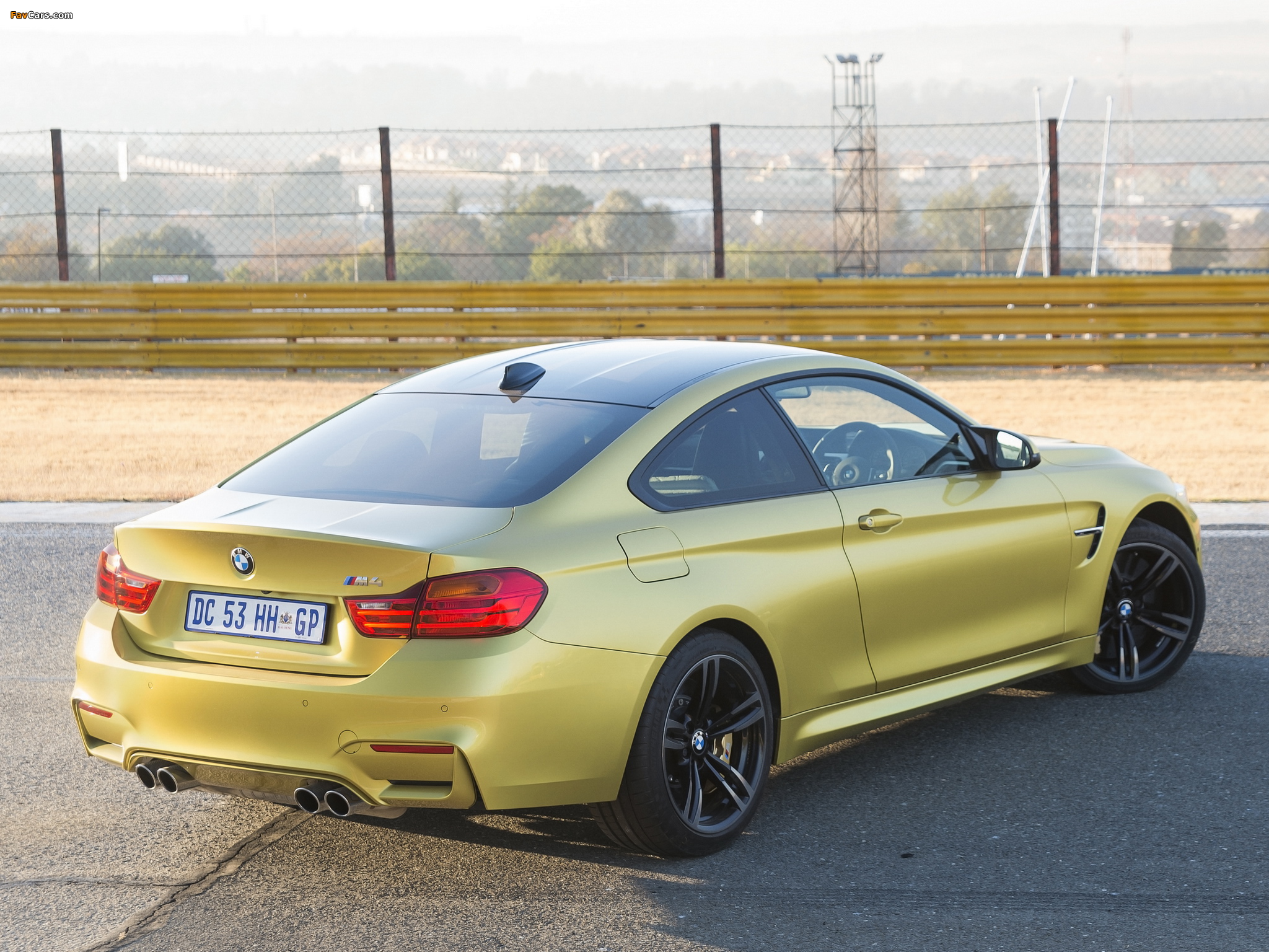 Photos of BMW M4 Coupé ZA-spec (F82) 2014 (2048 x 1536)