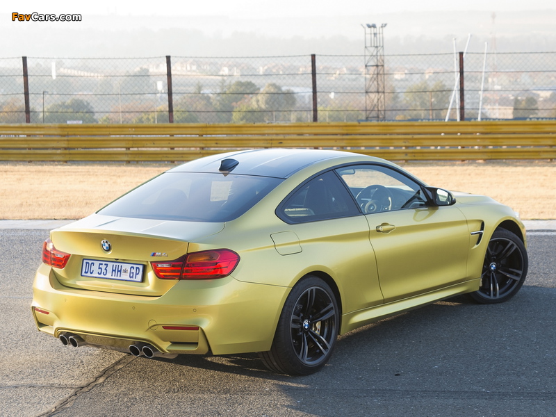 Photos of BMW M4 Coupé ZA-spec (F82) 2014 (800 x 600)