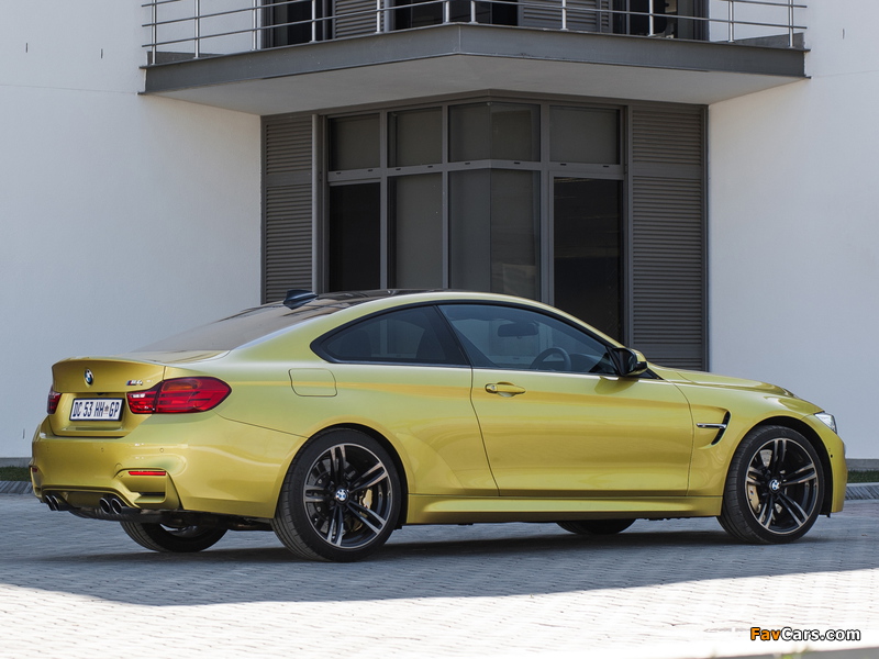 Photos of BMW M4 Coupé ZA-spec (F82) 2014 (800 x 600)