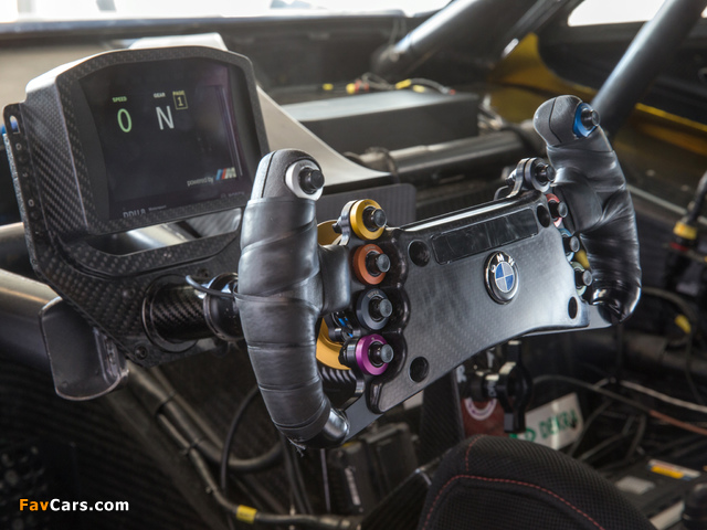 Photos of BMW M4 DTM (F82) 2014 (640 x 480)