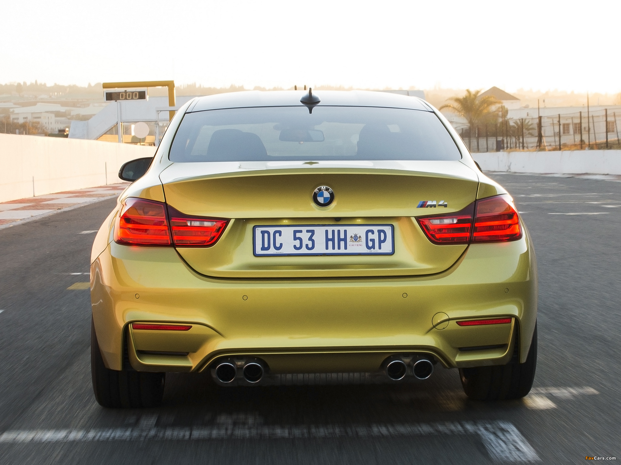 BMW M4 Coupé ZA-spec (F82) 2014 wallpapers (2048 x 1536)