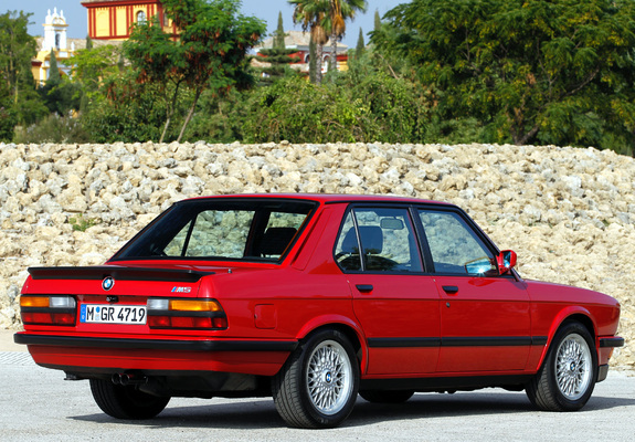 BMW M5 (E28) 1985–87 photos