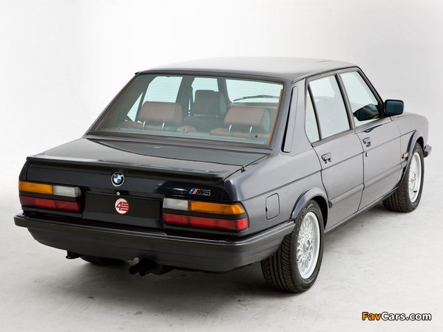 BMW M5 UK-spec (E28) 1986–87 pictures (640 x 480)
