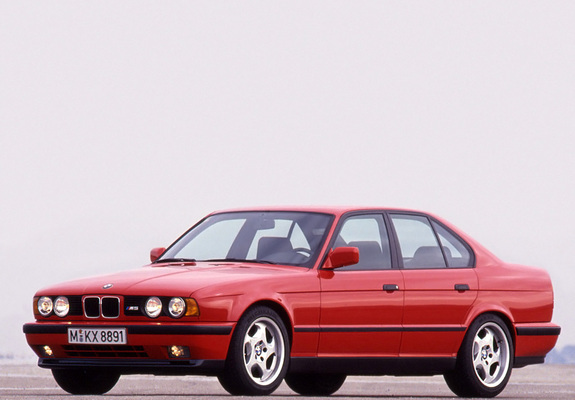 BMW M5 (E34) 1991–94 images