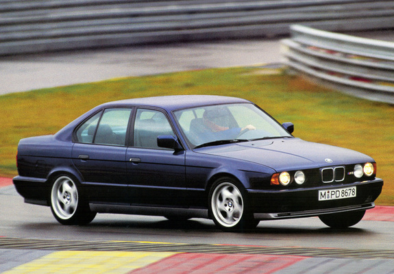 BMW M5 (E34) 1991–94 pictures