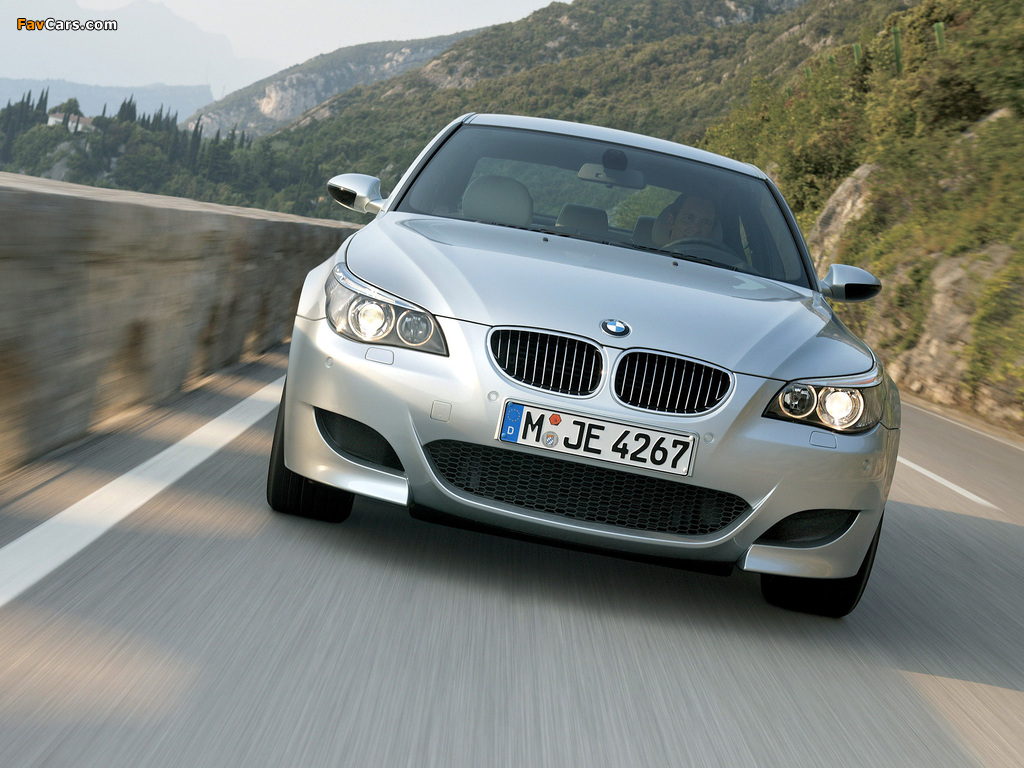 BMW M5 (E60) 2004–09 images (1024 x 768)