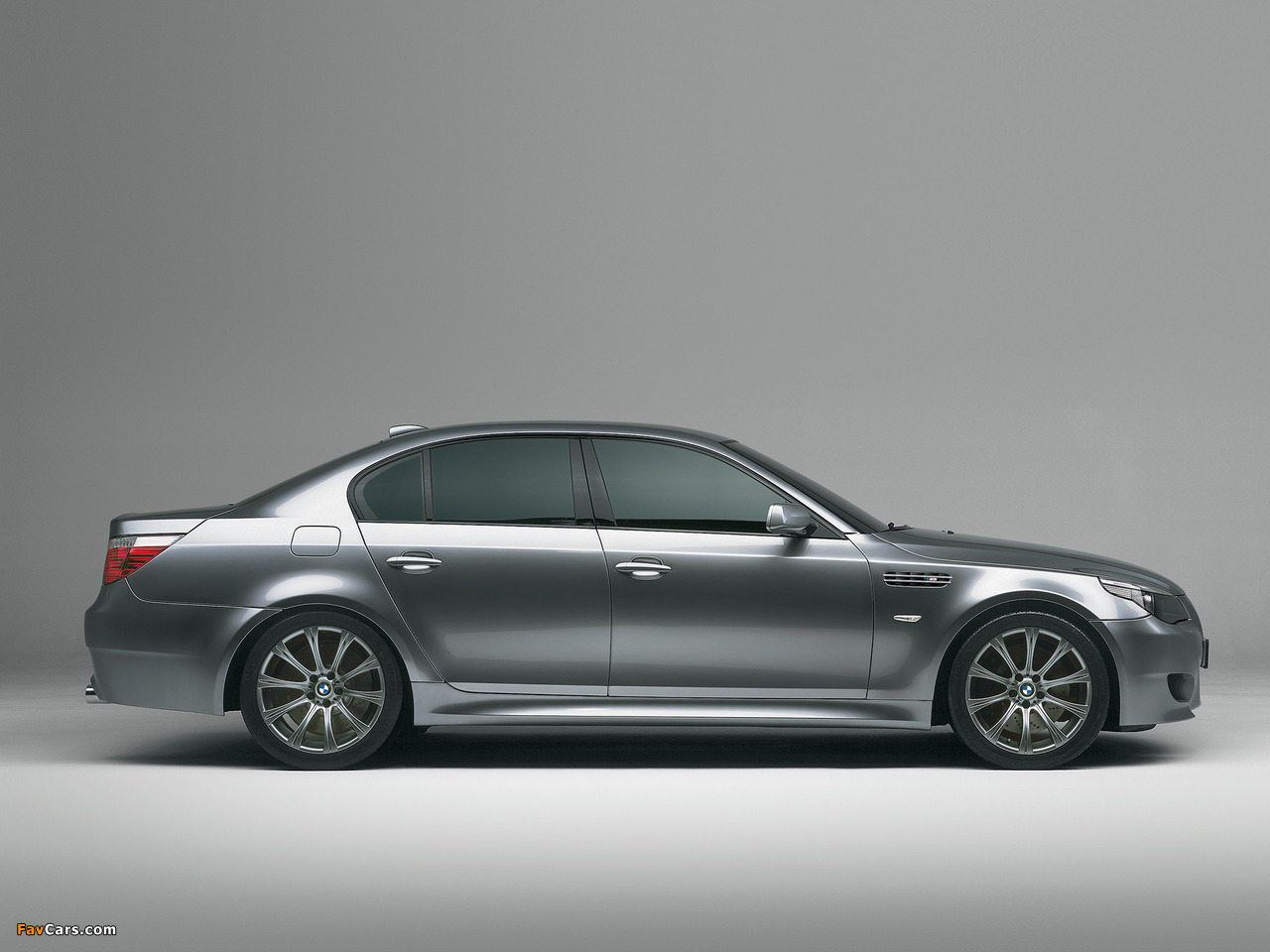 BMW Concept M5 (E60) 2004 wallpapers (1280 x 960)