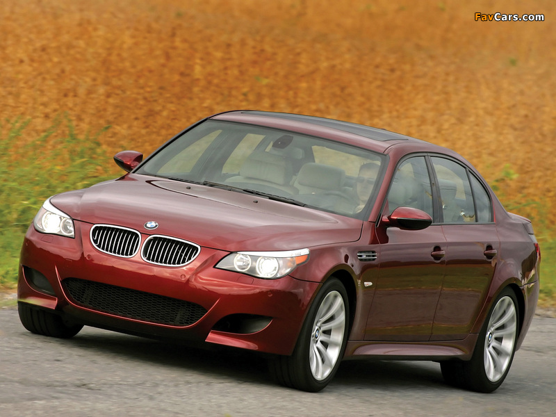 BMW M5 US-spec (E60) 2005–09 images (800 x 600)