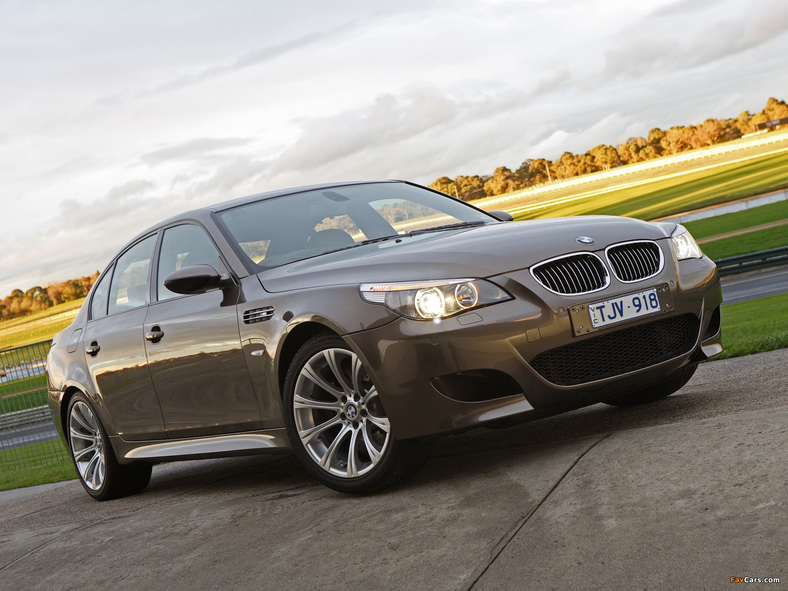 BMW M5 AU-spec (E60) 2005–09 images (1600 x 1200)