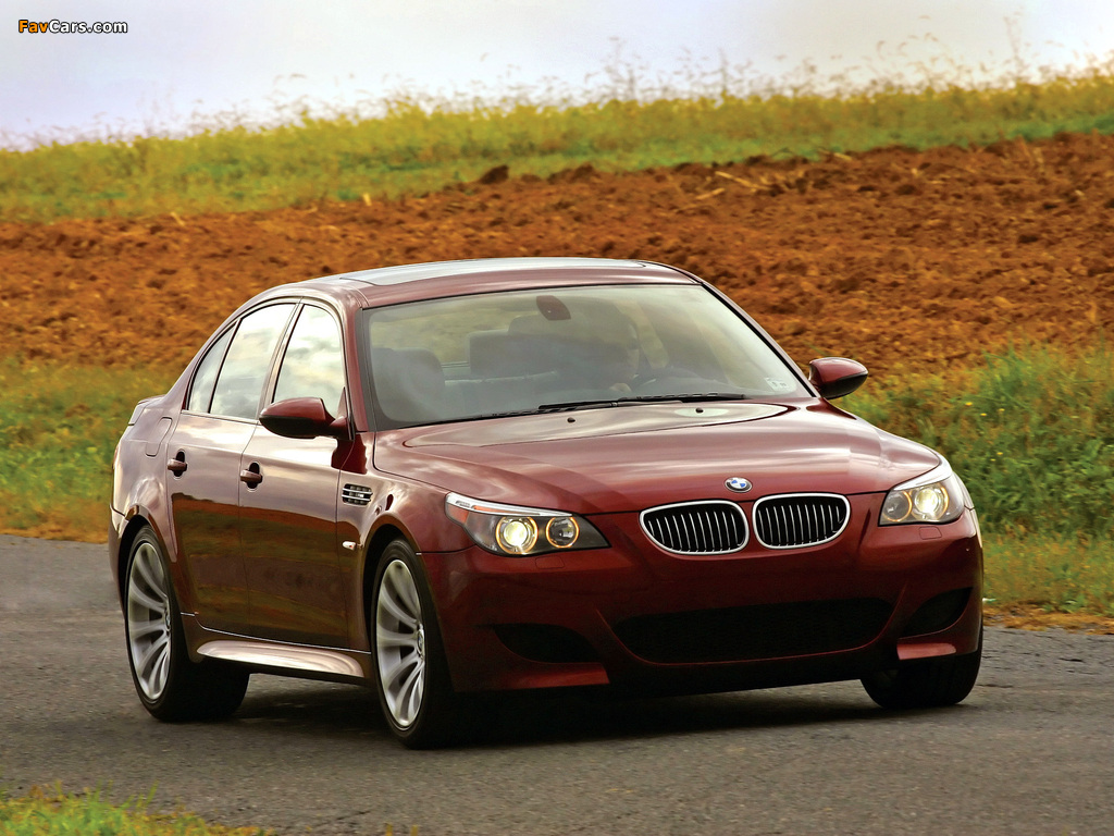 BMW M5 US-spec (E60) 2005–09 images (1024 x 768)