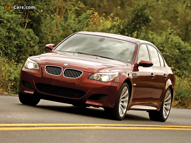 BMW M5 US-spec (E60) 2005–09 images (640 x 480)