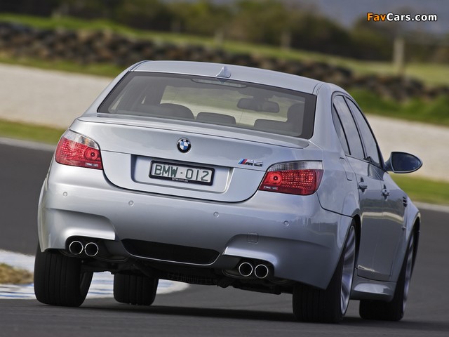 BMW M5 AU-spec (E60) 2005–09 pictures (640 x 480)