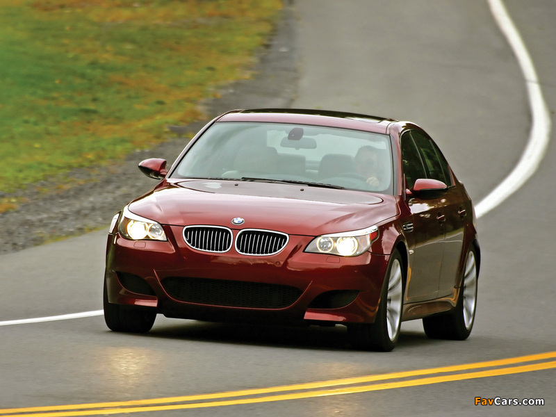 BMW M5 US-spec (E60) 2005–09 pictures (800 x 600)