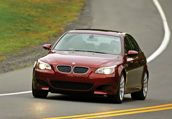 BMW M5 US-spec (E60) 2005–09 pictures