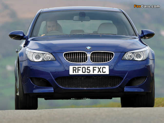 BMW M5 UK-spec (E60) 2005–09 wallpapers (640 x 480)