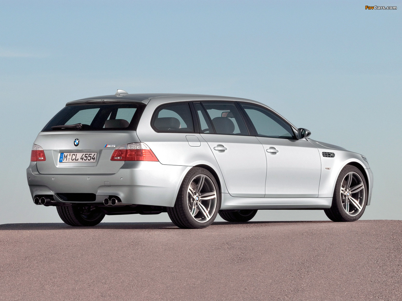 BMW M5 Touring (E61) 2007–10 photos (1280 x 960)