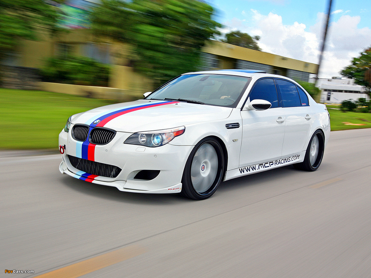 MCP Racing BMW M5 Sedan (E60) 2010 wallpapers (1280 x 960)