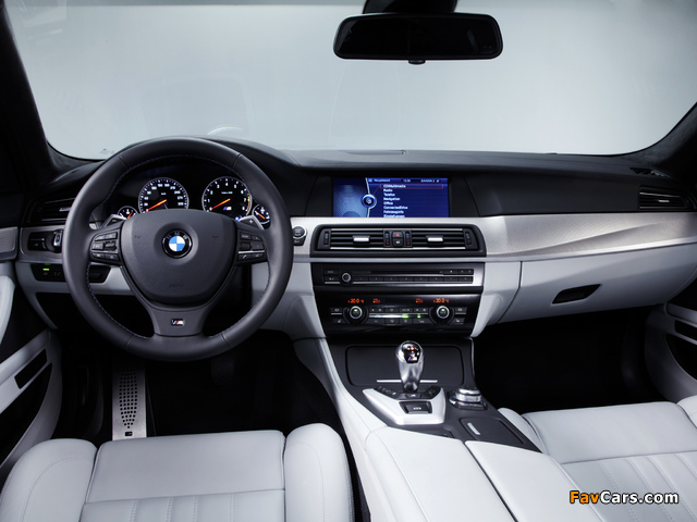 BMW M5 (F10) 2011 photos (640 x 480)