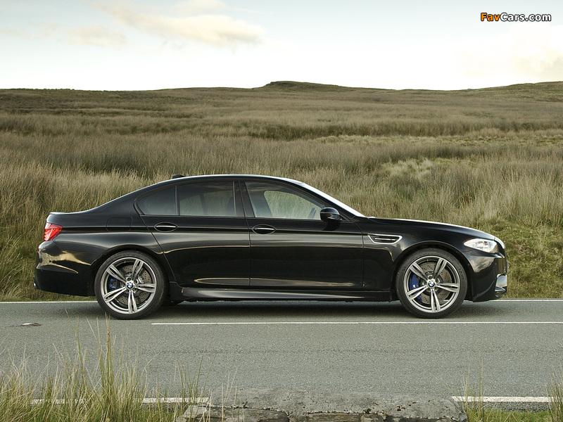 BMW M5 UK-spec (F10) 2011 photos (800 x 600)