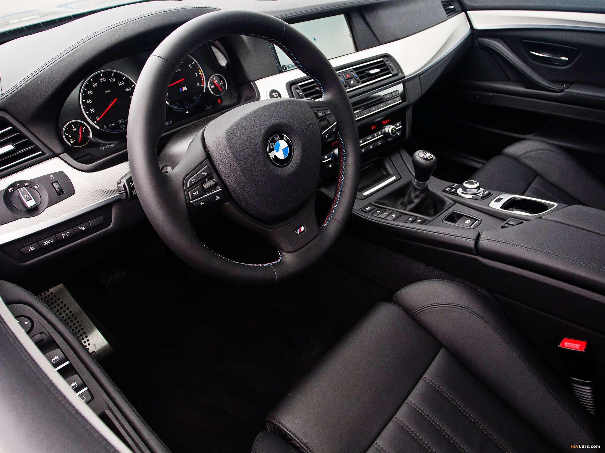 BMW M5 US-spec (F10) 2011 photos (2048 x 1536)