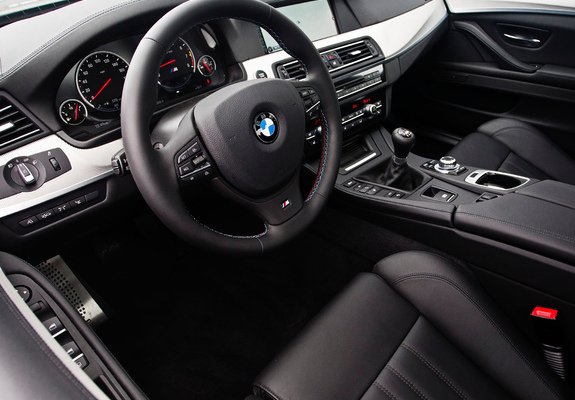 BMW M5 US-spec (F10) 2011 photos