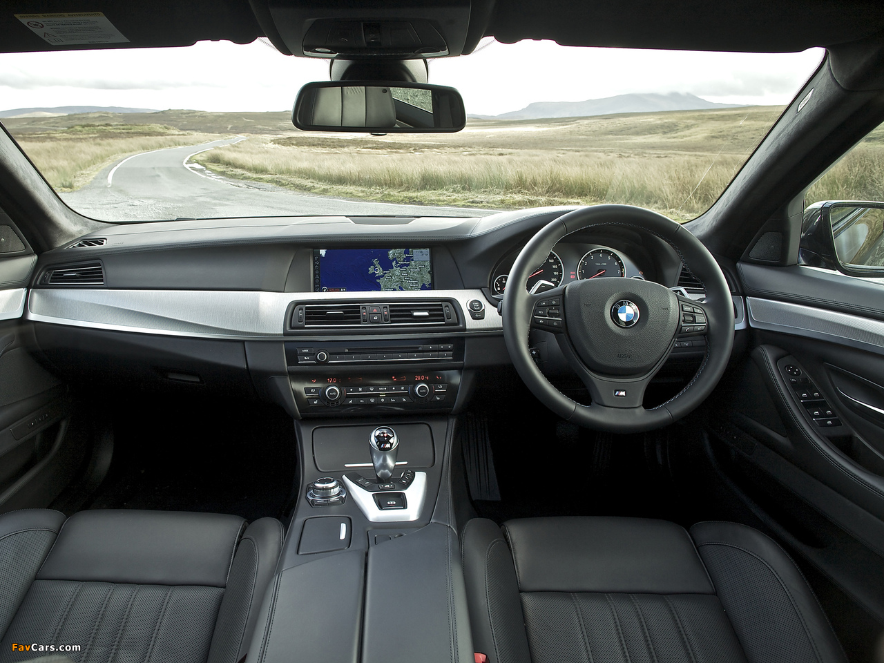 BMW M5 UK-spec (F10) 2011 pictures (1280 x 960)
