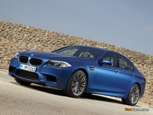BMW M5 (F10) 2011 pictures (640 x 480)